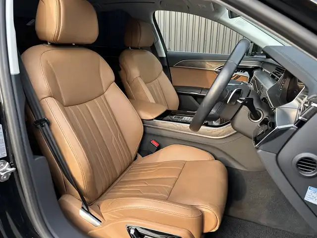 アウディ Ａ８ 55TFSIクワトロ 福島県 2019(令1)年 2.4万km ミトスブラックメタリック アシスタンスパッケージ/・フロントクロストラフィックアシスト/・アダプティブウインドウスクリーンワイパー/・センターエアバッグ/コンフォートパッケージ/・インディビジュアル電動シート（リヤ）/・コンフォートヘッドレスト（リヤ）/・シートヒーター（リヤ）/・ランバーサポート（リヤサイドシート）/・シートベンチレーション　マッサージ機能（フロント）/・4ゾーン デラックスオートマチック/　エアコンディショナー/・トランクスルー機能/・パワークロージングドア/・マトリクスLEDインテリアライト/・リヤシートリモート/・ミュージックインターフェイスリヤ/純正MMIナビ/全方位カメラ/フルセグTV/アダプティブクルーズコントロール/サイドアシスト/バルコナレザーシート（茶）/全席パワーシート/ヘッドアップディスプレイ/Bang & Olufsenサウンドシステム/プライバシーガラス/OP20インチAW/アンビエントライト/サマータイヤのみ積込（265/40/20）/社外レーダー/取扱説明書/保証書