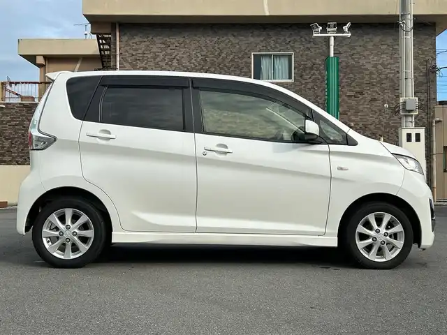 三菱 ｅＫカスタム M 静岡県 2014(平26)年 3.1万km シルキーホワイト 社外オーディオCD/パワーステアリング/パワーウィンドウ/アイドリングストップ/スペアキー１本/オートエアコン/ドアバイザー/AUX接続/純正フロアマット/純正アルミホイール/キセノンヘッドライト/ABS/Wエアバック