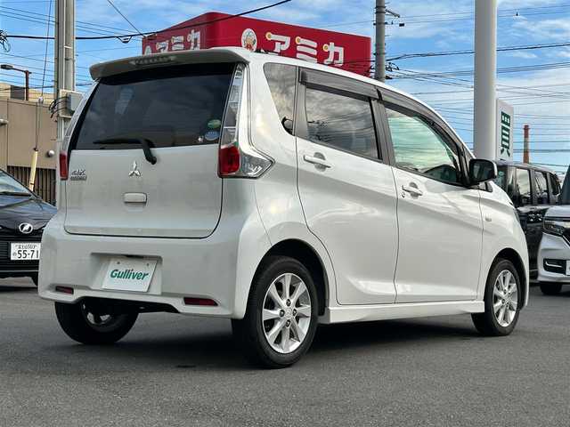 三菱 ｅＫカスタム M 静岡県 2014(平26)年 3.1万km シルキーホワイト 社外オーディオCD/パワーステアリング/パワーウィンドウ/アイドリングストップ/スペアキー１本/オートエアコン/ドアバイザー/AUX接続/純正フロアマット/純正アルミホイール/キセノンヘッドライト/ABS/Wエアバック