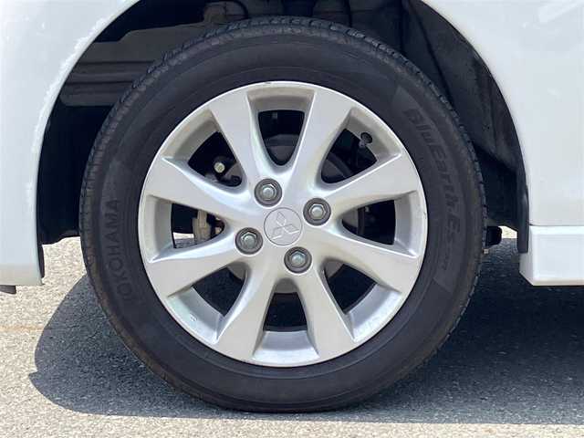 三菱 ｅＫカスタム M 静岡県 2014(平26)年 3.1万km シルキーホワイト 社外オーディオCD/パワーステアリング/パワーウィンドウ/アイドリングストップ/スペアキー１本/オートエアコン/ドアバイザー/AUX接続/純正フロアマット/純正アルミホイール/キセノンヘッドライト/ABS/Wエアバック