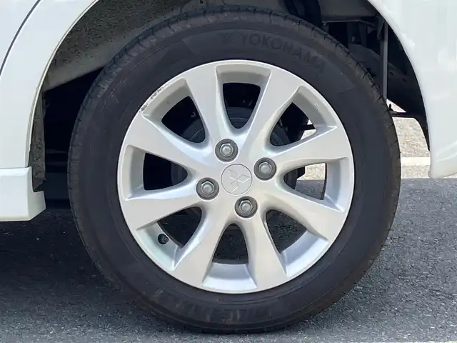 三菱 ｅＫカスタム M 静岡県 2014(平26)年 3.1万km シルキーホワイト 社外オーディオCD/パワーステアリング/パワーウィンドウ/アイドリングストップ/スペアキー１本/オートエアコン/ドアバイザー/AUX接続/純正フロアマット/純正アルミホイール/キセノンヘッドライト/ABS/Wエアバック
