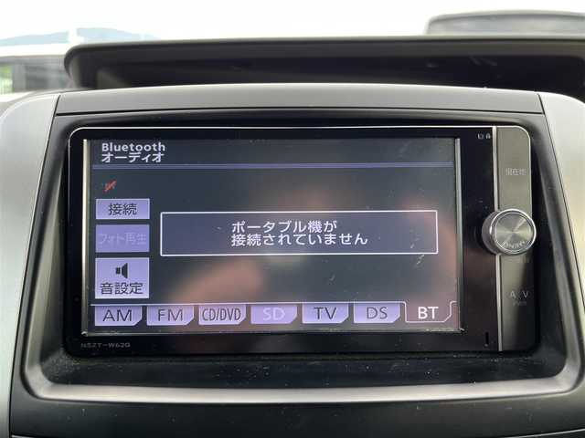 トヨタ ヴォクシー ZS 煌Ⅱ 奈良県 2012(平24)年 10.1万km ホワイトパールクリスタルシャイン ナビ　/フルセグＴＶ　/BT/CD/DVD/SD/両側パワースライドドア　/バックカメラ　/ビルトインＥＴＣ　/ＡＡＣ　/フリップダウンモニター　/前後ドライブレコーダー　/スマートキー　/ＬＥＤヘッドライト　/オートライト/純正１６インチアルミホイール/フロアマット