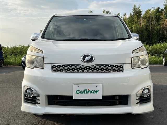 トヨタ ヴォクシー ZS 煌Ⅱ 奈良県 2012(平24)年 10.1万km ホワイトパールクリスタルシャイン ナビ　/フルセグＴＶ　/BT/CD/DVD/SD/両側パワースライドドア　/バックカメラ　/ビルトインＥＴＣ　/ＡＡＣ　/フリップダウンモニター　/前後ドライブレコーダー　/スマートキー　/ＬＥＤヘッドライト　/オートライト/純正１６インチアルミホイール/フロアマット