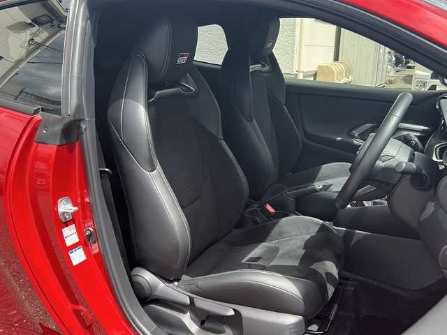 トヨタ ＧＲヤリス RZ ハイパフォーマンス 岐阜県 2020(令2)年 2.5万km エモーショナルレッドⅡ /純正ディスプレイオーディオ/（AM/FM/BT/USB/フルセグTV/Miracast)/(Apple CarPlay/Android Auto)/(8スピーカーJBLサウンドシステム)/(アクティブノイズコントロール)//前後ドライブレコーダー//プレミアムスポーツシート//カラーヘッドアップディスプレイ//OP GRエアロパーツセット/(フロント/サイド/リア)//OP GRスポーツマフラー//TOYOTA Safety Sense/(プリクラッシュセーフティ)/(レーントレーシングアシスト)/(レーダークルーズコントロール)/(オートマチックハイビーム)/(ロードサインアシスト)//予防安全パッケージ/（クリアランスソナー＆バックソナー）/（リヤクロストラフィックアラート）/（タイヤ空気圧警報システム）//インテリジェントクリアランスソナー//ブラインドスポットモニター//先行車発進告知機能//セカンダリーコリジョンブレーキ//バックガイドモニター//自動防眩インナーミラー//ヒルスタートアシストコントロール//メーカーOP/(前席シートヒーター＆ステアリングヒーター)//スペアキー×１//ビルトインETC2.0//純正18インチアルミホイール//純正フロアマット