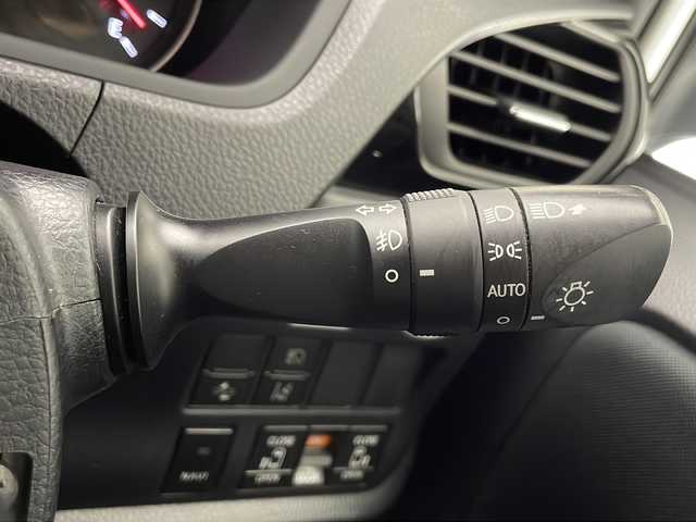 トヨタ ヴォクシー ZS 煌 熊本県 2018(平30)年 4.9万km ホワイトパールクリスタルシャイン ワンオーナー/Toyota Safety Sense/〇プリクラシュセーフティ/〇レーンディパーチャーアラート/〇オートマチックハイビーム/〇先行車発進告知/TRDエアロ/純正10インチSDナビ/フルセグTV/CD/DVD/Bluetooth/HDMI/バックカメラ/純正12.1型後席ディスプレイ（V12T-R66C)/両側パワースライドドア/クルーズコントロール/LEDヘッドライト/ビルトインETC2.0/純正18インチAW/ドライブレコーダー/アイドリングストップ