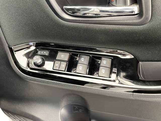 トヨタ ヴォクシー ZS 煌 熊本県 2018(平30)年 4.9万km ホワイトパールクリスタルシャイン ワンオーナー/Toyota Safety Sense/〇プリクラシュセーフティ/〇レーンディパーチャーアラート/〇オートマチックハイビーム/〇先行車発進告知/TRDエアロ/純正10インチSDナビ/フルセグTV/CD/DVD/Bluetooth/HDMI/バックカメラ/純正12.1型後席ディスプレイ（V12T-R66C)/両側パワースライドドア/クルーズコントロール/LEDヘッドライト/ビルトインETC2.0/純正18インチAW/ドライブレコーダー/アイドリングストップ