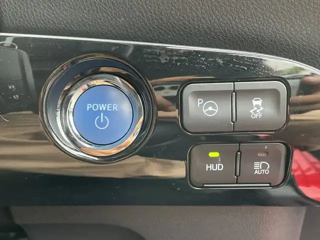 トヨタ プリウス A プレミアム　ツーリングセレ 千葉県 2019(令1)年 1.4万km エモーショナルレッドⅡ 純正9インチナビ/(フルセグTV/BT/CD/DVD/FM/AM)/バックカメラ/ブラインドスポットモニター/パーキングアシスト/ヘッドアップディスプレイ/ドライブレコーダー/衝突被害軽減システム/車線逸脱警報/レーダークルーズコントロール/レザーシート/横滑り防止装置/ビルトインETC2.0/アイドリングストップ/LEDヘッドライト/フォグランプ/オートライト/ウィンカーミラー/電動格納ミラー/純正17インチAW/シートヒーター/エアシート/シートリフター/プッシュスタート/スマートキー/フロアマット/ドアバイザー