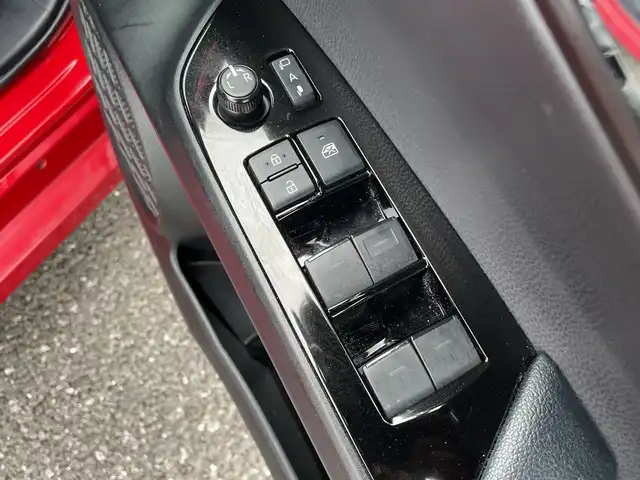 トヨタ プリウス A プレミアム　ツーリングセレ 千葉県 2019(令1)年 1.4万km エモーショナルレッドⅡ 純正9インチナビ/(フルセグTV/BT/CD/DVD/FM/AM)/バックカメラ/ブラインドスポットモニター/パーキングアシスト/ヘッドアップディスプレイ/ドライブレコーダー/衝突被害軽減システム/車線逸脱警報/レーダークルーズコントロール/レザーシート/横滑り防止装置/ビルトインETC2.0/アイドリングストップ/LEDヘッドライト/フォグランプ/オートライト/ウィンカーミラー/電動格納ミラー/純正17インチAW/シートヒーター/エアシート/シートリフター/プッシュスタート/スマートキー/フロアマット/ドアバイザー