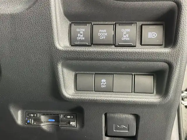 トヨタ シエンタ ハイブリッド Z 愛知県 2022(令4)年 2.5万km ブラック 純正１０．５型ナビ　全方位カメラ　ＤＶＤデッキ　フルセグＴＶ　ＡＣ１００Ｖ電源　ＨＤＭＩ　両側パワスラ　ＢＳＭ　セーフティセンス　衝突軽減　追従クルコン　ＥＴＣ　ＬＥＤオートライト　コーナーセンサー