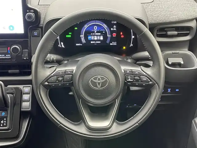 トヨタ シエンタ ハイブリッド Z 愛知県 2022(令4)年 2.5万km ブラック 純正１０．５型ナビ　全方位カメラ　ＤＶＤデッキ　フルセグＴＶ　ＡＣ１００Ｖ電源　ＨＤＭＩ　両側パワスラ　ＢＳＭ　セーフティセンス　衝突軽減　追従クルコン　ＥＴＣ　ＬＥＤオートライト　コーナーセンサー