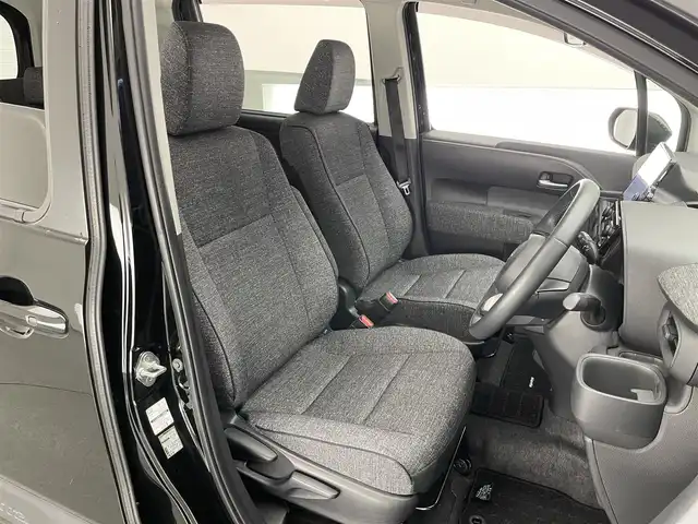 トヨタ シエンタ ハイブリッド Z 愛知県 2022(令4)年 2.5万km ブラック 純正１０．５型ナビ　全方位カメラ　ＤＶＤデッキ　フルセグＴＶ　ＡＣ１００Ｖ電源　ＨＤＭＩ　両側パワスラ　ＢＳＭ　セーフティセンス　衝突軽減　追従クルコン　ＥＴＣ　ＬＥＤオートライト　コーナーセンサー