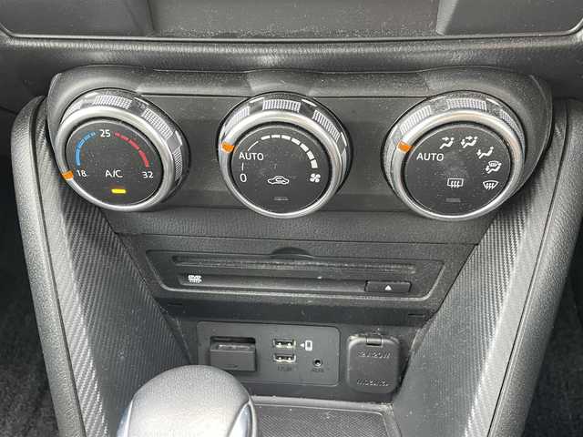 マツダ マツダ２ 15S ブラックトーンED 福岡県 2022(令4)年 4.1万km マシーングレープレミアムM I-activsense/バックカメラ/アラウンドビューカメラ/コーナーセンサー/レーンキープアシスト/ドラレコ/BT/純正ナビ/フルセグTV/ETC/純正フロアマット/純正アルミホイール/プッシュスタート/スマートキー/オートライト/カーテンエアバッグ/パドルシフト