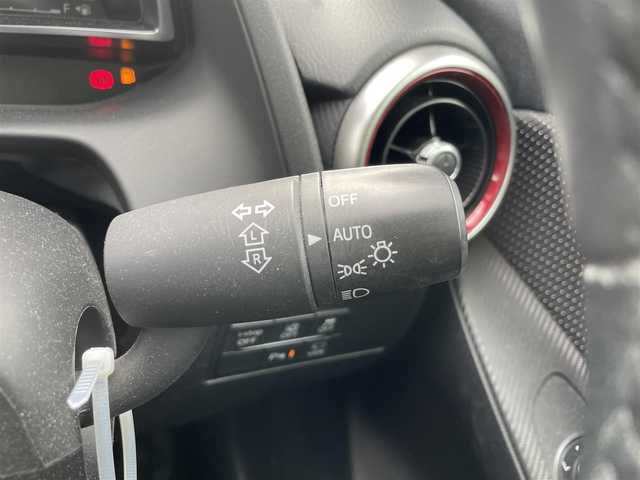 マツダ マツダ２ 15S ブラックトーンED 福岡県 2022(令4)年 4.1万km マシーングレープレミアムM I-activsense/バックカメラ/アラウンドビューカメラ/コーナーセンサー/レーンキープアシスト/ドラレコ/BT/純正ナビ/フルセグTV/ETC/純正フロアマット/純正アルミホイール/プッシュスタート/スマートキー/オートライト/カーテンエアバッグ/パドルシフト