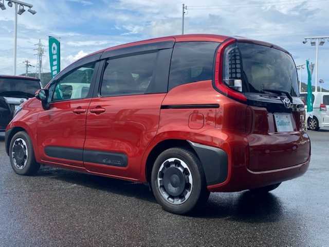 トヨタ シエンタ ハイブリッド Z 兵庫県 2023(令5)年 3.8万km スカーレットメタリック 純正ディスプレイオーディオ（ナビキット）/（CD/AM/FM/BT）/フルセグテレビ/全方位モニター/レーダークルーズコントロール/ドアバイザー/プッシュスタート/両側パワースライドドア/ビルトインETC/LEDヘッドライト/オートライト/オートハイビーム/ステアリングスイッチ/ステアリングヒーター/前後コーナーセンサー/シートヒーター/衝突軽減