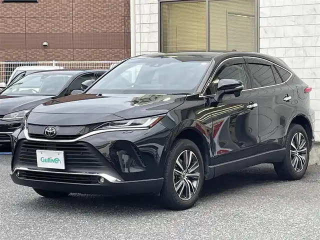 トヨタ ハリアー G 福岡県 2023(令5)年 4.1万km プレシャスブラックパール ワンオーナー/純正8インチコネクティッドナビ/　（AM/FM/Miracast/Bluetooth/フルセグTV/ナビ有）/バックカメラ/トヨタセーフティセンス/・プリクラッシュセーフティ/・レーントレーシングアシスト/・オートマチックハイビーム/・ロードサインアシスト/・レーダークルーズコントロール/・先行車発進告知機能/ブラインドスポットモニター/横滑り防止装置/オートライト/クリアランスソナー/コーナーセンサー/純正18インチアルミホイール/パワーバックドア/黒色ハーフレザーシート/ドラレコ付きデジタルインナーミラー/パワーシート（D席）/ビルトインETC/純正フロアマット/プッシュスタート/電格ウインカーミラー/ドアバイザー/USB-C端子×5/アクセサリーソケット/ISOFIX/保証書/取扱説明書/ナビ取扱説明書