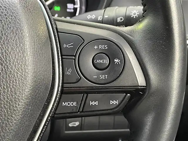 トヨタ ハリアー G 福岡県 2023(令5)年 4.1万km プレシャスブラックパール ワンオーナー/純正8インチコネクティッドナビ/　（AM/FM/Miracast/Bluetooth/フルセグTV/ナビ有）/バックカメラ/トヨタセーフティセンス/・プリクラッシュセーフティ/・レーントレーシングアシスト/・オートマチックハイビーム/・ロードサインアシスト/・レーダークルーズコントロール/・先行車発進告知機能/ブラインドスポットモニター/横滑り防止装置/オートライト/クリアランスソナー/コーナーセンサー/純正18インチアルミホイール/パワーバックドア/黒色ハーフレザーシート/ドラレコ付きデジタルインナーミラー/パワーシート（D席）/ビルトインETC/純正フロアマット/プッシュスタート/電格ウインカーミラー/ドアバイザー/USB-C端子×5/アクセサリーソケット/ISOFIX/保証書/取扱説明書/ナビ取扱説明書