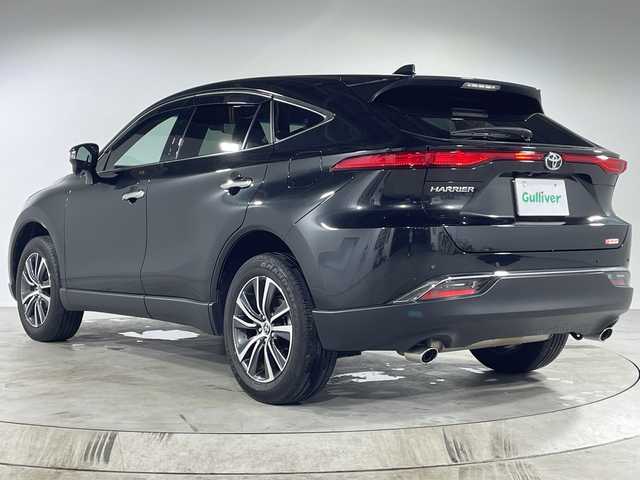 トヨタ ハリアー G 福岡県 2023(令5)年 4.1万km プレシャスブラックパール ワンオーナー/純正8インチコネクティッドナビ/　（AM/FM/Miracast/Bluetooth/フルセグTV/ナビ有）/バックカメラ/トヨタセーフティセンス/・プリクラッシュセーフティ/・レーントレーシングアシスト/・オートマチックハイビーム/・ロードサインアシスト/・レーダークルーズコントロール/・先行車発進告知機能/ブラインドスポットモニター/横滑り防止装置/オートライト/クリアランスソナー/コーナーセンサー/純正18インチアルミホイール/パワーバックドア/黒色ハーフレザーシート/ドラレコ付きデジタルインナーミラー/パワーシート（D席）/ビルトインETC/純正フロアマット/プッシュスタート/電格ウインカーミラー/ドアバイザー/USB-C端子×5/アクセサリーソケット/ISOFIX/保証書/取扱説明書/ナビ取扱説明書