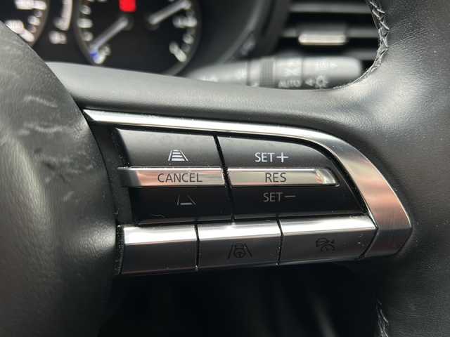 マツダ マツダ３ファストバック 20S バーガンディセレクション 岩手県 2020(令2)年 5.6万km セラミックM 4WD/ワンオーナー /純正ナビ /DVD再生/フルセグTV/赤革シート /ETC /バックカメラ /運転席パワーシート /前席シートヒーター /ステアリングヒーター /ステアリングスイッチ/社外前後ドラレコ /革巻きステアリング/レーダークルコン/オートライト/オートハイビーム/パドルシフト/ドアバイザー/フロアマット/リアワイパー/衝突軽減装置/保証書