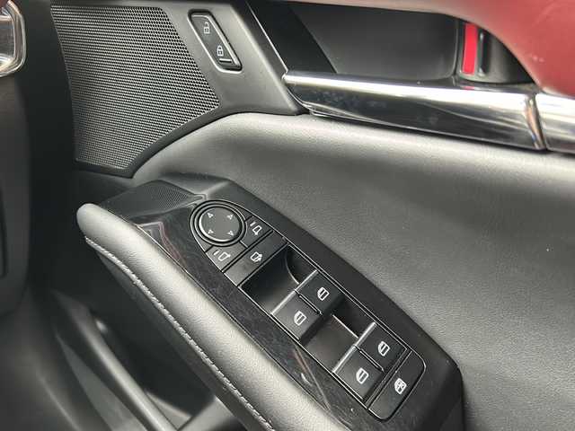 マツダ マツダ３ファストバック 20S バーガンディセレクション 岩手県 2020(令2)年 5.6万km セラミックM 4WD/ワンオーナー /純正ナビ /DVD再生/フルセグTV/赤革シート /ETC /バックカメラ /運転席パワーシート /前席シートヒーター /ステアリングヒーター /ステアリングスイッチ/社外前後ドラレコ /革巻きステアリング/レーダークルコン/オートライト/オートハイビーム/パドルシフト/ドアバイザー/フロアマット/リアワイパー/衝突軽減装置/保証書