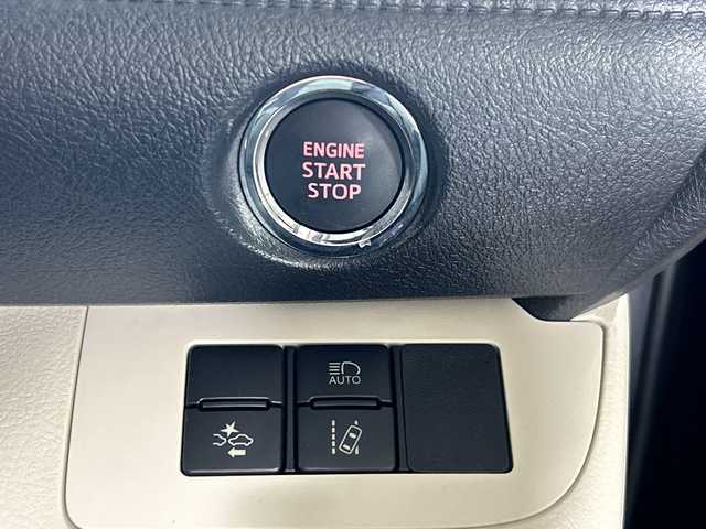 トヨタ シエンタ 佐賀県 2016(平28)年 1.4万km ヴィンテージブラウンパールクリスタルシャイン 純正7インチナビ/フルセグTV/CD/DVD/Bluetooth/バックカメラ/衝突被害軽減システム/車線逸脱警報/横滑り防止装置/アイドリングストップ/オートライト/オートマチックハイビーム/LEDヘッドライト/フォグライト/ビルトインETC/両側パワースライドドア/ISOFIX対応シート/純正フロアマット/スマートキー/プッシュスタート