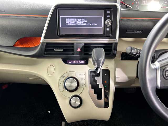 トヨタ シエンタ 佐賀県 2016(平28)年 1.4万km ヴィンテージブラウンパールクリスタルシャイン 純正7インチナビ/フルセグTV/CD/DVD/Bluetooth/バックカメラ/衝突被害軽減システム/車線逸脱警報/横滑り防止装置/アイドリングストップ/オートライト/オートマチックハイビーム/LEDヘッドライト/フォグライト/ビルトインETC/両側パワースライドドア/ISOFIX対応シート/純正フロアマット/スマートキー/プッシュスタート