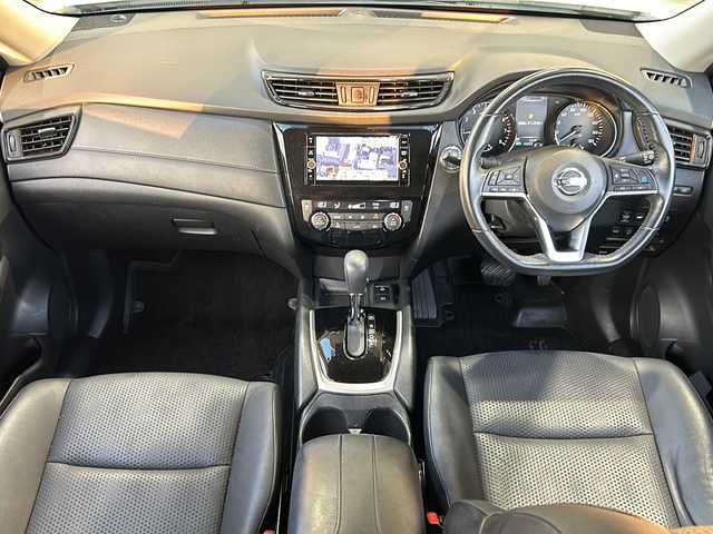 日産 エクストレイル 20X 静岡県 2018(平30)年 4.6万km ブリリアントホワイトパール 純正メモリナビ/・CD/・DVD/・フルセグTV/・Bluetooth/・AM/・FM/主要装備/・3列シート/・追従クルコン/・全方位カメラ/・ETC/・前後ドラレコ/・電動リアゲート/・コーナーセンサー前後/・オートライト/・フォグランプ/・ステアリングスイッチ/・電動パーキングブレーキ/・オートホールド/・デジタルインナーミラー/・純正フロアマット/・純正アルミホイール/・レザーシート/・スマートキー/・プッシュスタート