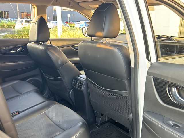 日産 エクストレイル 20X 静岡県 2018(平30)年 4.6万km ブリリアントホワイトパール 純正メモリナビ/・CD/・DVD/・フルセグTV/・Bluetooth/・AM/・FM/主要装備/・3列シート/・追従クルコン/・全方位カメラ/・ETC/・前後ドラレコ/・電動リアゲート/・コーナーセンサー前後/・オートライト/・フォグランプ/・ステアリングスイッチ/・電動パーキングブレーキ/・オートホールド/・デジタルインナーミラー/・純正フロアマット/・純正アルミホイール/・レザーシート/・スマートキー/・プッシュスタート
