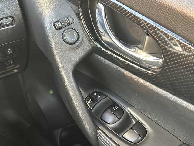 日産 エクストレイル 20X 静岡県 2018(平30)年 4.6万km ブリリアントホワイトパール 純正メモリナビ/・CD/・DVD/・フルセグTV/・Bluetooth/・AM/・FM/主要装備/・3列シート/・追従クルコン/・全方位カメラ/・ETC/・前後ドラレコ/・電動リアゲート/・コーナーセンサー前後/・オートライト/・フォグランプ/・ステアリングスイッチ/・電動パーキングブレーキ/・オートホールド/・デジタルインナーミラー/・純正フロアマット/・純正アルミホイール/・レザーシート/・スマートキー/・プッシュスタート