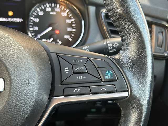 日産 エクストレイル 20X 静岡県 2018(平30)年 4.6万km ブリリアントホワイトパール 純正メモリナビ/・CD/・DVD/・フルセグTV/・Bluetooth/・AM/・FM/主要装備/・3列シート/・追従クルコン/・全方位カメラ/・ETC/・前後ドラレコ/・電動リアゲート/・コーナーセンサー前後/・オートライト/・フォグランプ/・ステアリングスイッチ/・電動パーキングブレーキ/・オートホールド/・デジタルインナーミラー/・純正フロアマット/・純正アルミホイール/・レザーシート/・スマートキー/・プッシュスタート