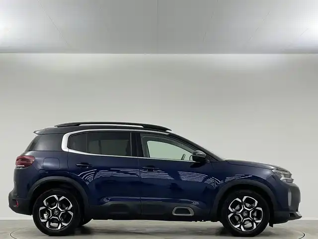 シトロエン シトロエン Ｃ５ エアクロス シャインパック ブルーHDi 埼玉県 2022(令4)年 2万km 紺 サンルーフ　純正８型ナビ　シートヒーター　バックカメラ　ＢＳＭ　ＥＴＣ　ＬＥＤヘッドライト　前後ドライブレコーダー　ＭＴモード付ＡＴ　フルセグ　Ｂｌｕｅｔｏｏｔｈ　ダウンヒルアシストコントロール