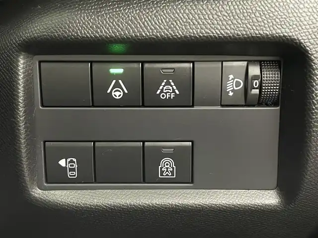 シトロエン シトロエン Ｃ５ エアクロス シャインパック ブルーHDi 埼玉県 2022(令4)年 2万km 紺 サンルーフ　純正８型ナビ　シートヒーター　バックカメラ　ＢＳＭ　ＥＴＣ　ＬＥＤヘッドライト　前後ドライブレコーダー　ＭＴモード付ＡＴ　フルセグ　Ｂｌｕｅｔｏｏｔｈ　ダウンヒルアシストコントロール