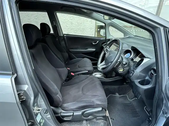 ホンダ フィット RS 大阪府 2007(平19)年 12.7万km ストームシルバーメタリック 純正HDDナビ/バックカメラ/パドルシフト/ETC/取扱説明書