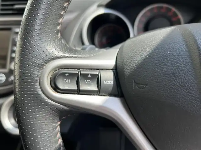 ホンダ フィット RS 大阪府 2007(平19)年 12.7万km ストームシルバーメタリック 純正HDDナビ/バックカメラ/パドルシフト/ETC/取扱説明書