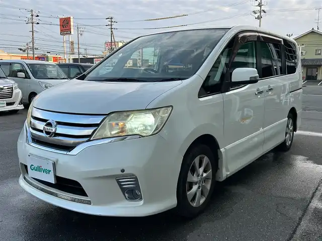 日産 セレナ ハイウェイスター Jパッケージ 静岡県 2011(平23)年 14万km ブリリアントホワイトパール HIDヘッドライト/革巻きステアリングホイール/純正SDナビ/ETC/フリップダウンモニター/両側パワースライドドア/ウォークスルー/純正フロアマット/純正AW/ステアリングスイッチ/コーナーセンサー/クルーズコントロール/プッシュスタート