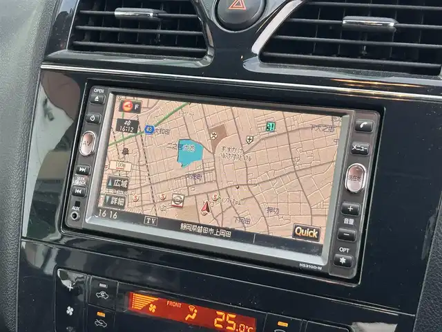 日産 セレナ ハイウェイスター Jパッケージ 静岡県 2011(平23)年 14万km ブリリアントホワイトパール HIDヘッドライト/革巻きステアリングホイール/純正SDナビ/ETC/フリップダウンモニター/両側パワースライドドア/ウォークスルー/純正フロアマット/純正AW/ステアリングスイッチ/コーナーセンサー/クルーズコントロール/プッシュスタート