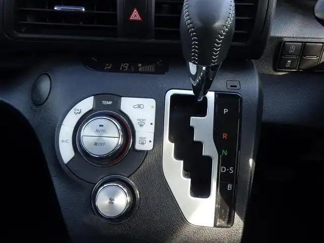 トヨタ シエンタ ファンベースG クエロ 千葉県 2020(令2)年 3.1万km ラディアントグリーンM ワンオーナー/Toyota Safety Sense/・プリクラッシュセーフティ/・レーンディパーチャーアラート/・オートハイビーム/両側パワースライドドア/ハーフレザーシート/純正SDナビ/地デジTV/【DVD/CD再生機能　Bluetooth接続】/パノラミックビューモニター/ETC/LEDヘッドライト/フォグライト/ウインカーミラー/クリアランスソナー/純正16インチアルミホイル/スマートキー