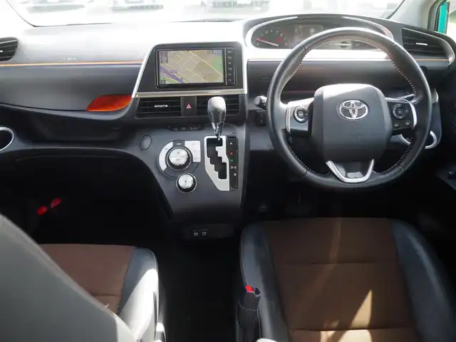 トヨタ シエンタ ファンベースG クエロ 千葉県 2020(令2)年 3.1万km ラディアントグリーンM ワンオーナー/Toyota Safety Sense/・プリクラッシュセーフティ/・レーンディパーチャーアラート/・オートハイビーム/両側パワースライドドア/ハーフレザーシート/純正SDナビ/地デジTV/【DVD/CD再生機能　Bluetooth接続】/パノラミックビューモニター/ETC/LEDヘッドライト/フォグライト/ウインカーミラー/クリアランスソナー/純正16インチアルミホイル/スマートキー