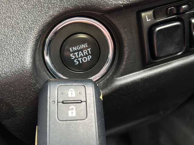 スズキ ジムニー XC 道央・札幌 2023(令5)年 2万km シフォンアイボリーM 社外ディプレイオーディオ（AM/FM/CD/DVD/BT/USB/AUX）/ドライブレコーダー前後/バックカメラ/クルーズコントロール/レーンアシスト/衝突被害軽減ブレーキ/ヘッドライトウォッシャー/シートヒーター（運転席、助手席）/オートエアコン/ダウンヒルアシストコントロール/横滑り防止装置/オートライト/電動格納ミラー/プッシュスタート/セキュリティアラーム