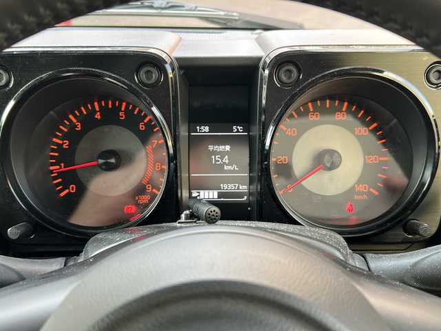 スズキ ジムニー XC 道央・札幌 2023(令5)年 2万km シフォンアイボリーM 社外ディプレイオーディオ（AM/FM/CD/DVD/BT/USB/AUX）/ドライブレコーダー前後/バックカメラ/クルーズコントロール/レーンアシスト/衝突被害軽減ブレーキ/ヘッドライトウォッシャー/シートヒーター（運転席、助手席）/オートエアコン/ダウンヒルアシストコントロール/横滑り防止装置/オートライト/電動格納ミラー/プッシュスタート/セキュリティアラーム