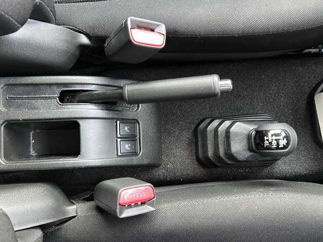 スズキ ジムニー XC 道央・札幌 2023(令5)年 2万km シフォンアイボリーM 社外ディプレイオーディオ（AM/FM/CD/DVD/BT/USB/AUX）/ドライブレコーダー前後/バックカメラ/クルーズコントロール/レーンアシスト/衝突被害軽減ブレーキ/ヘッドライトウォッシャー/シートヒーター（運転席、助手席）/オートエアコン/ダウンヒルアシストコントロール/横滑り防止装置/オートライト/電動格納ミラー/プッシュスタート/セキュリティアラーム