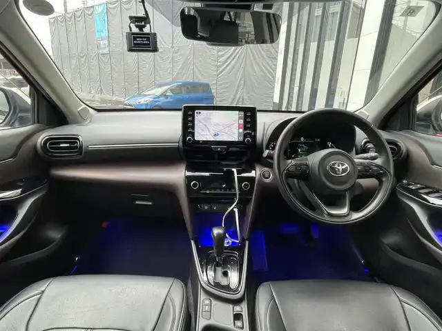 トヨタ ヤリスクロス Z 佐賀県 2021(令3)年 5.9万km ホワイトパールクリスタルシャイン モデリスタエアロ(F/S/R)/トヨタセーフティセンス/・プリクラッシュセーフティ/・レーダークルーズコントロール（全車速追従機能付）/・レーンディパーチャーアラート/・オートマチックハイビーム/ブラインドスポットモニター（BSM）/クリアランスソナー/純正ディスプレイオーディオ/・フルセグTV/Bluetooth/パノラミックビューモニター/ETC/純正18インチAW/革巻ステアリング/ステアリングスイッチ/電動パーキングスイッチ/黒革調シートカバー/パワーシート/前席シートヒーター/LEDヘッドランプ/前後ドラレコ(DC-DR652)/プッシュスタート/スペアキー×1/取扱説明書/保証書