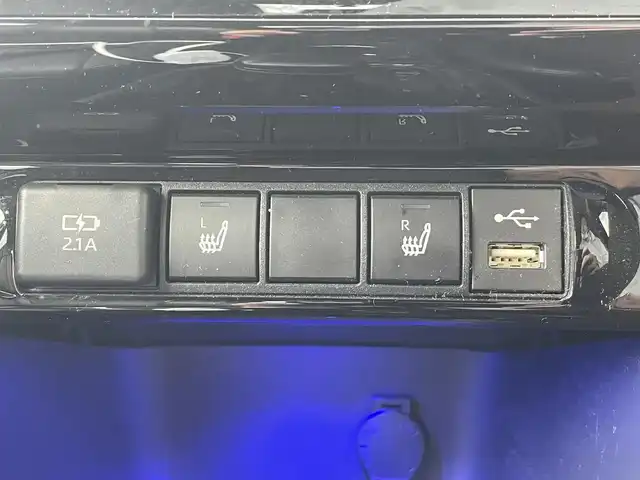 トヨタ ヤリスクロス Z 佐賀県 2021(令3)年 5.9万km ホワイトパールクリスタルシャイン モデリスタエアロ(F/S/R)/トヨタセーフティセンス/・プリクラッシュセーフティ/・レーダークルーズコントロール（全車速追従機能付）/・レーンディパーチャーアラート/・オートマチックハイビーム/ブラインドスポットモニター（BSM）/クリアランスソナー/純正ディスプレイオーディオ/・フルセグTV/Bluetooth/パノラミックビューモニター/ETC/純正18インチAW/革巻ステアリング/ステアリングスイッチ/電動パーキングスイッチ/黒革調シートカバー/パワーシート/前席シートヒーター/LEDヘッドランプ/前後ドラレコ(DC-DR652)/プッシュスタート/スペアキー×1/取扱説明書/保証書