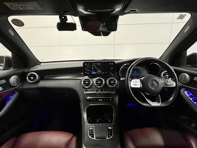 メルセデス・ベンツ ＧＬＣ２２０ d 4マチック AMGライン 山形県 2019(令1)年 7.6万km オブシディアンブラック パノラマSR/AMGライン/・マルチビームLEDヘッドライト/・アダプティブハイビームアシストプラス/・AIR BODY CONTROLサスペンション/レーダーセーフティパッケージ/・アクティブステアリングアシスト/・アクティブレーンチェンジングアシスト/・アクティブブラインドスポットアシスト/・アクティブレーンキーピングアシスト/クランベリーレッド/ブラックレザー/アテンションアシスト/パークトロニック/Burmesterサラウンドサウンドシステム/シートヒーターALL/ダイレクトセレクト/純正ナビ/・フルセグTV/Bluetooth/レインセンサー/パワーバックドア/フットオープナー/ETC2.0/アンビエントライト/ワイヤレス充電/ドライブレコーダー/道路標識アシスト/ヘッドアップディスプレイ