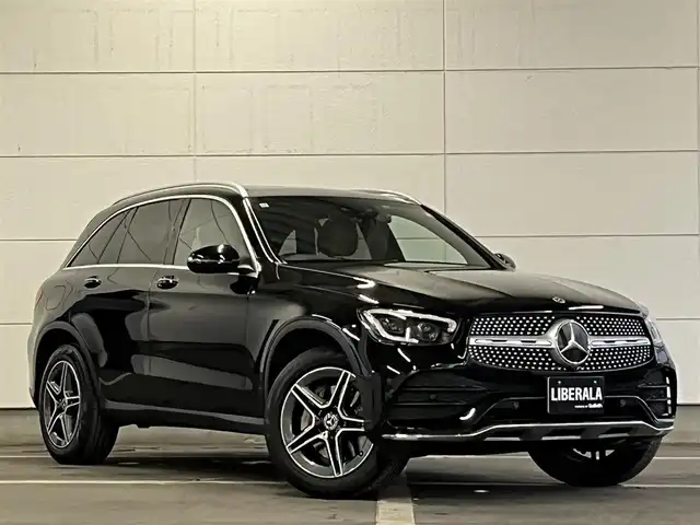 メルセデス・ベンツ ＧＬＣ２２０ d 4マチック AMGライン 山形県 2019(令1)年 7.6万km オブシディアンブラック パノラマSR/AMGライン/・マルチビームLEDヘッドライト/・アダプティブハイビームアシストプラス/・AIR BODY CONTROLサスペンション/レーダーセーフティパッケージ/・アクティブステアリングアシスト/・アクティブレーンチェンジングアシスト/・アクティブブラインドスポットアシスト/・アクティブレーンキーピングアシスト/クランベリーレッド/ブラックレザー/アテンションアシスト/パークトロニック/Burmesterサラウンドサウンドシステム/シートヒーターALL/ダイレクトセレクト/純正ナビ/・フルセグTV/Bluetooth/レインセンサー/パワーバックドア/フットオープナー/ETC2.0/アンビエントライト/ワイヤレス充電/ドライブレコーダー/道路標識アシスト/ヘッドアップディスプレイ
