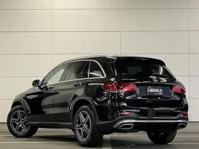メルセデス・ベンツ ＧＬＣ２２０ d 4マチック AMGライン 山形県 2019(令1)年 7.6万km オブシディアンブラック パノラマSR/AMGライン/・マルチビームLEDヘッドライト/・アダプティブハイビームアシストプラス/・AIR BODY CONTROLサスペンション/レーダーセーフティパッケージ/・アクティブステアリングアシスト/・アクティブレーンチェンジングアシスト/・アクティブブラインドスポットアシスト/・アクティブレーンキーピングアシスト/クランベリーレッド/ブラックレザー/アテンションアシスト/パークトロニック/Burmesterサラウンドサウンドシステム/シートヒーターALL/ダイレクトセレクト/純正ナビ/・フルセグTV/Bluetooth/レインセンサー/パワーバックドア/フットオープナー/ETC2.0/アンビエントライト/ワイヤレス充電/ドライブレコーダー/道路標識アシスト/ヘッドアップディスプレイ
