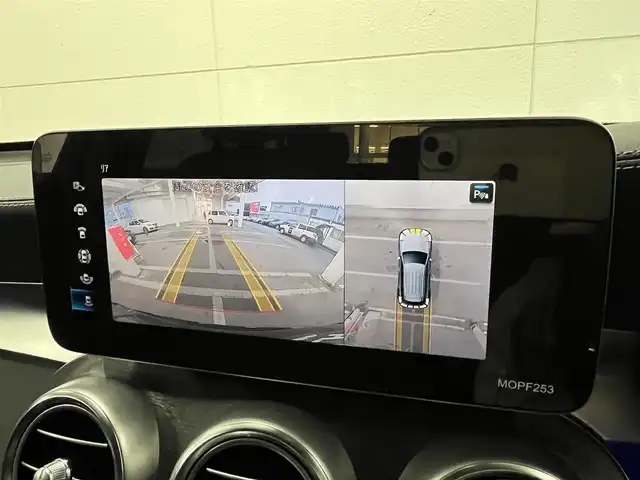 メルセデス・ベンツ ＧＬＣ２２０ d 4マチック AMGライン 山形県 2019(令1)年 7.6万km オブシディアンブラック パノラマSR/AMGライン/・マルチビームLEDヘッドライト/・アダプティブハイビームアシストプラス/・AIR BODY CONTROLサスペンション/レーダーセーフティパッケージ/・アクティブステアリングアシスト/・アクティブレーンチェンジングアシスト/・アクティブブラインドスポットアシスト/・アクティブレーンキーピングアシスト/クランベリーレッド/ブラックレザー/アテンションアシスト/パークトロニック/Burmesterサラウンドサウンドシステム/シートヒーターALL/ダイレクトセレクト/純正ナビ/・フルセグTV/Bluetooth/レインセンサー/パワーバックドア/フットオープナー/ETC2.0/アンビエントライト/ワイヤレス充電/ドライブレコーダー/道路標識アシスト/ヘッドアップディスプレイ