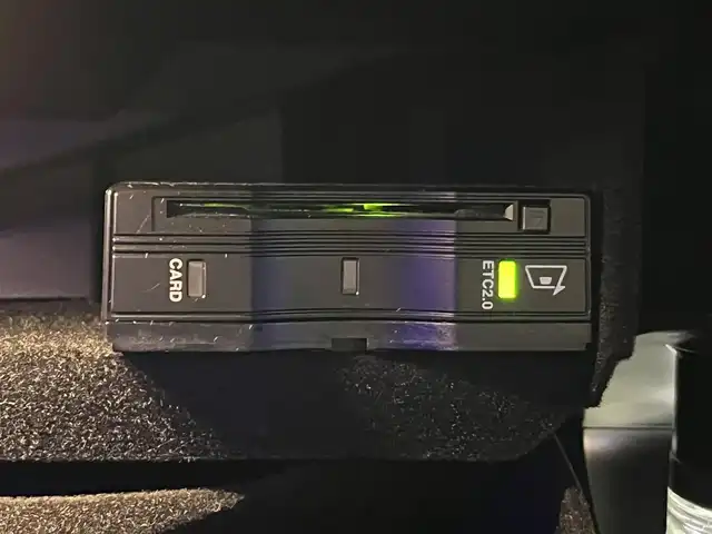 メルセデス・ベンツ ＧＬＣ２２０ d 4マチック AMGライン 山形県 2019(令1)年 7.6万km オブシディアンブラック パノラマSR/AMGライン/・マルチビームLEDヘッドライト/・アダプティブハイビームアシストプラス/・AIR BODY CONTROLサスペンション/レーダーセーフティパッケージ/・アクティブステアリングアシスト/・アクティブレーンチェンジングアシスト/・アクティブブラインドスポットアシスト/・アクティブレーンキーピングアシスト/クランベリーレッド/ブラックレザー/アテンションアシスト/パークトロニック/Burmesterサラウンドサウンドシステム/シートヒーターALL/ダイレクトセレクト/純正ナビ/・フルセグTV/Bluetooth/レインセンサー/パワーバックドア/フットオープナー/ETC2.0/アンビエントライト/ワイヤレス充電/ドライブレコーダー/道路標識アシスト/ヘッドアップディスプレイ