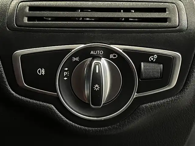 メルセデス・ベンツ ＧＬＣ２２０ d 4マチック AMGライン 山形県 2019(令1)年 7.6万km オブシディアンブラック パノラマSR/AMGライン/・マルチビームLEDヘッドライト/・アダプティブハイビームアシストプラス/・AIR BODY CONTROLサスペンション/レーダーセーフティパッケージ/・アクティブステアリングアシスト/・アクティブレーンチェンジングアシスト/・アクティブブラインドスポットアシスト/・アクティブレーンキーピングアシスト/クランベリーレッド/ブラックレザー/アテンションアシスト/パークトロニック/Burmesterサラウンドサウンドシステム/シートヒーターALL/ダイレクトセレクト/純正ナビ/・フルセグTV/Bluetooth/レインセンサー/パワーバックドア/フットオープナー/ETC2.0/アンビエントライト/ワイヤレス充電/ドライブレコーダー/道路標識アシスト/ヘッドアップディスプレイ