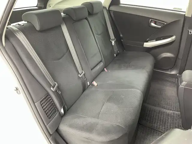 トヨタ プリウス S 福島県 2014(平26)年 7.4万km ホワイトパールクリスタルシャイン 純正ＳＤナビゲーション/【AM/FM/DVD/CD/Bluetooth/フルセグ】/型番:NHZN-W60G/バックカメラ　/ＴＲＤエアロ　/スマートキー　/・プッシュスタート　/スペアキー　/ＥＴＣ　/ハンドルリモコン　/ＨＩＤライト　/・オートライト　/純正フロアマット/ウィンカーミラー　/１７インチＡＷ/アイドリングストップフルセグテレビ