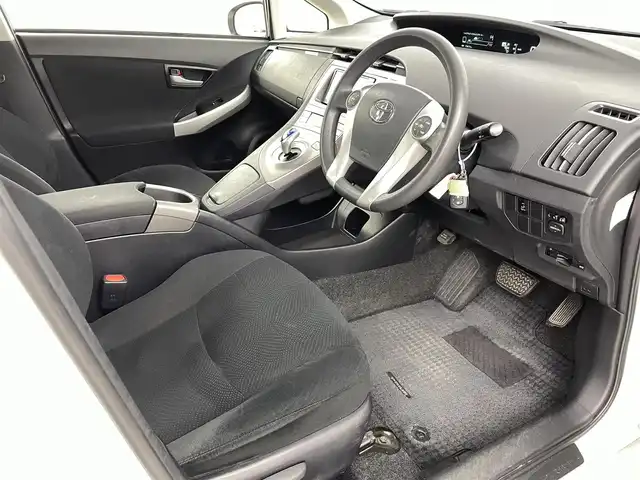 トヨタ プリウス S 福島県 2014(平26)年 7.4万km ホワイトパールクリスタルシャイン 純正ＳＤナビゲーション/【AM/FM/DVD/CD/Bluetooth/フルセグ】/型番:NHZN-W60G/バックカメラ　/ＴＲＤエアロ　/スマートキー　/・プッシュスタート　/スペアキー　/ＥＴＣ　/ハンドルリモコン　/ＨＩＤライト　/・オートライト　/純正フロアマット/ウィンカーミラー　/１７インチＡＷ/アイドリングストップフルセグテレビ